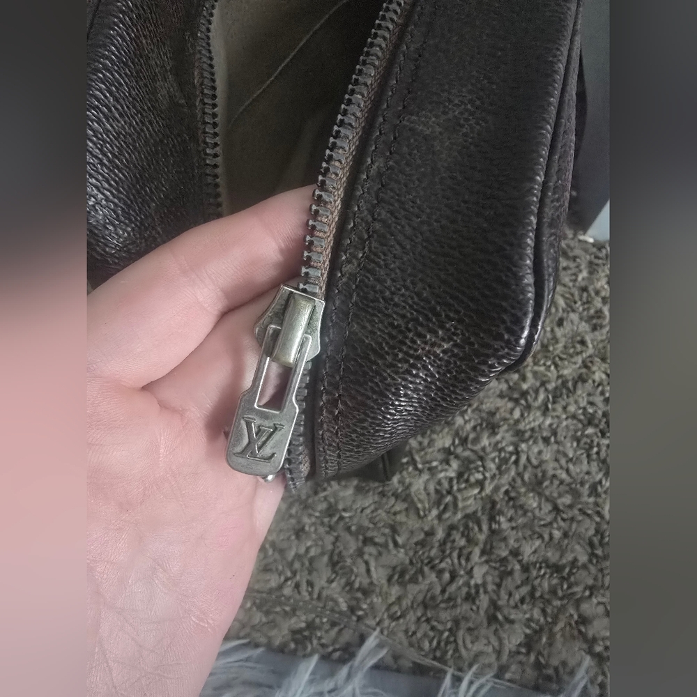 Louis Vuitton Brown Signiture Mono 28 Trousse Bag (FAIR/POOR)(COA)REHAB✨ - Picture 5 of 14